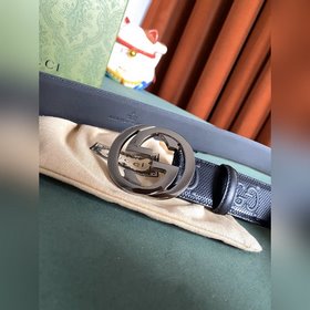 Gucci 4,0-дюймовый ремень из тисненной кожи с принтом из серии Ma