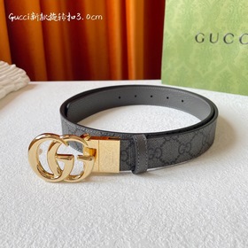 Новая модель Gucci. Одна сторона из серого ПВХ с принтом, другая 
