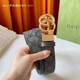 Новая модель Gucci. Одна сторона из серого ПВХ с принтом, другая 