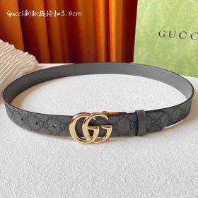 Новая модель Gucci. Одна сторона из серого ПВХ с принтом, другая 