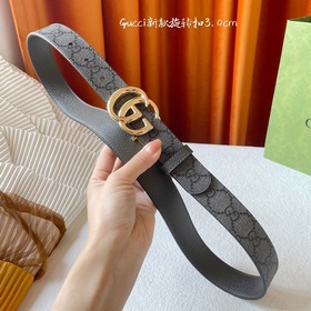 Новая модель Gucci. Одна сторона из серого ПВХ с принтом, другая 