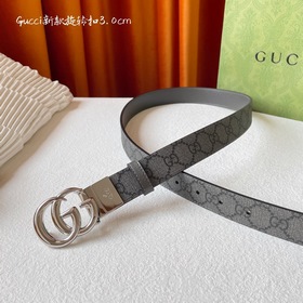 Новая модель Gucci. Одна сторона из нового серо-черного ПВХ с при