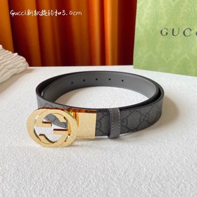 Новая модель Gucci. Одна сторона из серого ПВХ с принтом, другая 