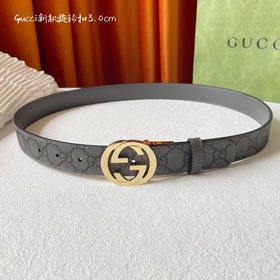 Новая модель Gucci. Одна сторона из серого ПВХ с принтом, другая 