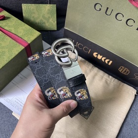 Gucci, ширина 3,0 см, новый двусторонний кожаный ремень с принтом
