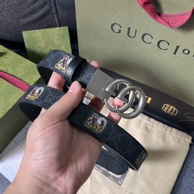 Gucci, ширина 3,0 см, новый двусторонний кожаный ремень с принтом