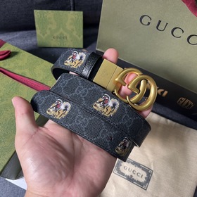 Gucci, ширина 3,0 см, новый двусторонний кожаный ремень с принтом