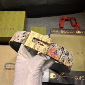 Новый ремень Gucci соединяет прошлое и настоящее бренда, продолжа
