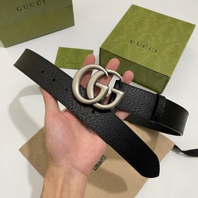 GUCCI Размер 4 см, подлинная форма. Один из боков этого ремня име