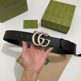 GUCCI Размер 4 см, подлинная форма. Один из боков этого ремня име