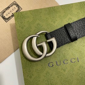 GUCCI Размер 4 см, подлинная форма. Один из боков этого ремня име