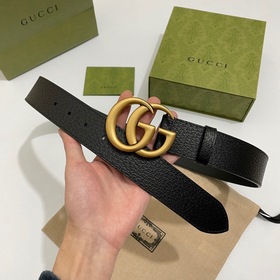 GUCCI Размер 4 см, подлинная форма. Один из боков этого ремня име