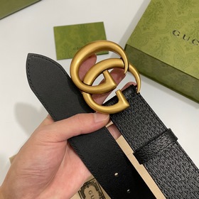 GUCCI Размер 4 см, подлинная форма. Один из боков этого ремня име