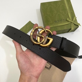 GUCCI Размер 4 см, подлинная форма. Один из боков этого ремня име