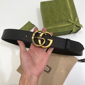 GUCCI Размер 4 см, подлинная форма. Один из боков этого ремня име