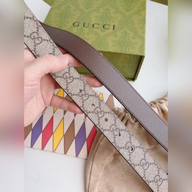 Новейшая модель от Gucci, изготовленная из коричневой парусины и 
