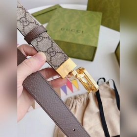 Новейшая модель от Gucci, выполненная из коричневой парусины и ко