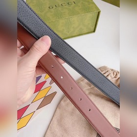 Новейшая модель Gucci из черной кожи с текстурой свиной кожи кори