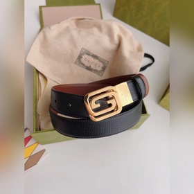 Новейшая модель от Gucci из черной кожи с текстурой свиной шкуры 