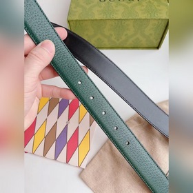 Новейшая модель Gucci из зеленой кожи с текстурой свиной шкуры и 
