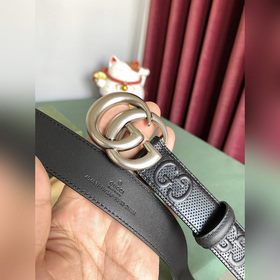 Gucci 3,0-дюймовый ремень из тисненной кожи с принтом из серии Ma