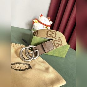 GUCCI 4,0 Импортная кожа, 100% хлопок. Этот широкий пояс украшен 