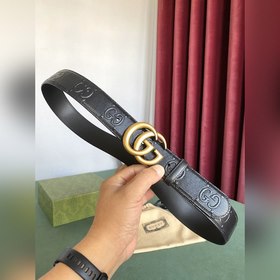 Gucci 4,0-дюймовый ремень из тисненной кожи с принтом из серии Ma