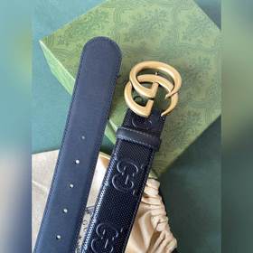 Gucci 4,0-дюймовый ремень из тисненной кожи с принтом из серии Ma