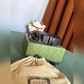 GUCCI Двусторонняя поясная сумка GUCCI 3,7, одна сторона из кожи 