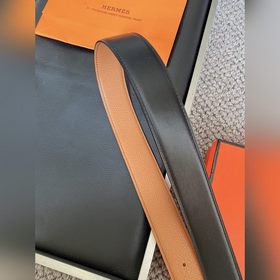 Двусторонний пояс Hermès Box/Togo из телячьей кожи с палевой пряж