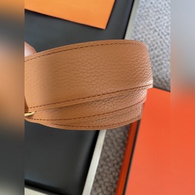 Двусторонний пояс Hermès Box/Togo из телячьей кожи с палевой пряж