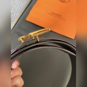 Двусторонний пояс Hermès Box/Togo из телячьей кожи с палевой пряж