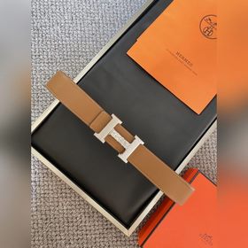 Двусторонний пояс Hermès Box/Togo из телячьей кожи с палевой пряж