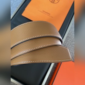 Двусторонний пояс Hermès Box/Togo из телячьей кожи с палевой пряж