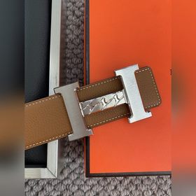 Двусторонний пояс Hermès Box/Togo из телячьей кожи с палевой пряж