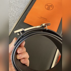 Двусторонний пояс Hermès Box/Togo из телячьей кожи с палладиевой 