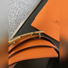 Двусторонний пояс Hermès Box/Togo из телячьей кожи с палевой пряж