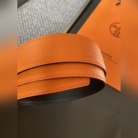 Двусторонний пояс Hermès Box/Togo из телячьей кожи с палевой пряж