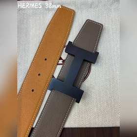 Hermes-38MM, аналогичный модели Hermes, изготовлен из двухсторонн