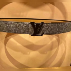 Новая модель! Двусторонняя сумка LV Shape из кожи тельца с тиснен