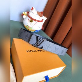 Двусторонняя кожаный ремень LV Line шириной 40 мм демонстрирует у