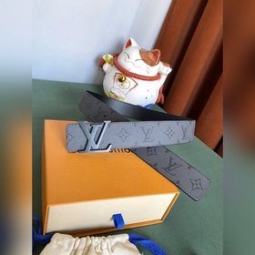 Двусторонняя кожаная ремень LV Line шириной 40 мм демонстрирует у