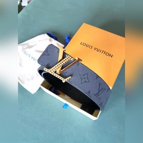 Двусторонняя кожаная ремень LV Line шириной 40 мм демонстрирует у