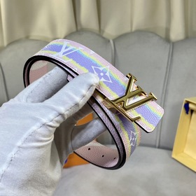 Новая серия женских ремней от LV, доступная в официальных магазин