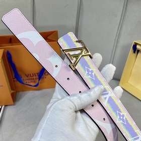 Новая серия женских ремней от LV, доступная в официальных магазин