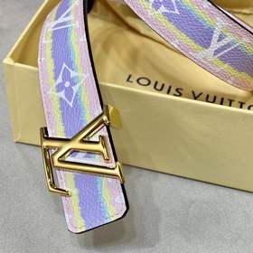 Новая серия женских ремней от LV, доступная в официальных магазин