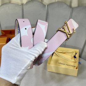 Новая серия женских ремней от LV, доступная в официальных магазин
