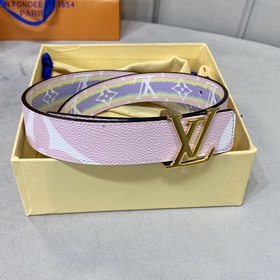 Новая серия женских ремней от LV, доступная в официальных магазин