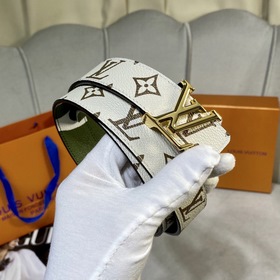 Новая серия женских ремней от LV, доступная в официальных магазин