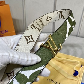 Новая серия женских ремней от LV, доступная в официальных магазин